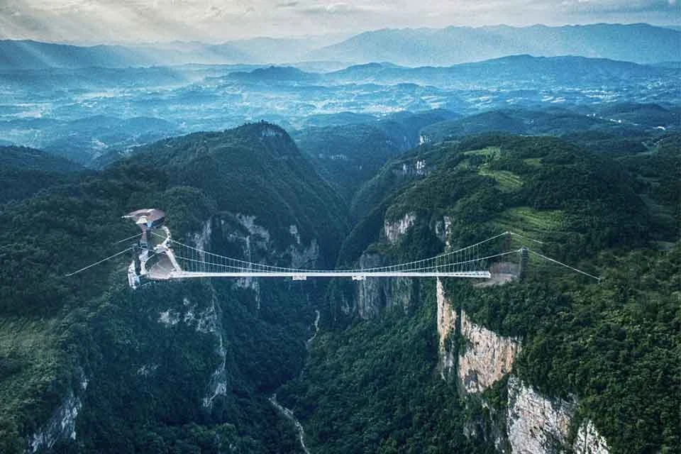 Zhangjiajie-Glass-Floor-Bridge-
